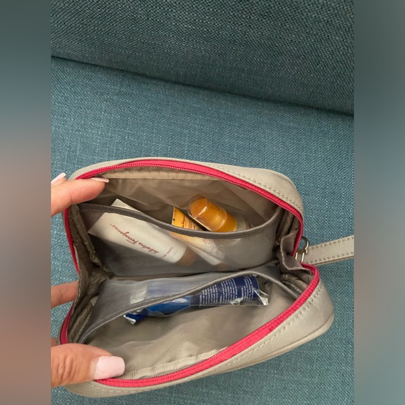 NWOT Salvatore Ferragamo Singapore Airlines First Class Toiletries Travel Pouch - Picture 9 of 12